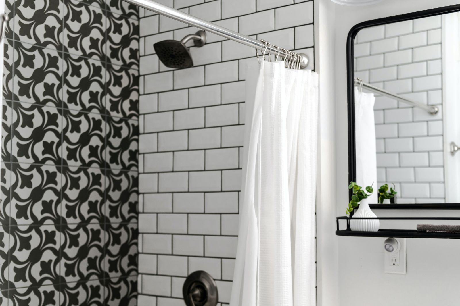 tub and tile shower with a shower curtain kit in a Pflugerville guest bathroom remodel